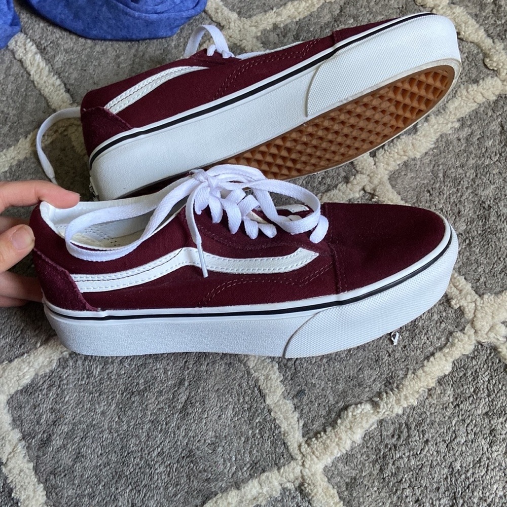 Vans - Picture 2 of 4